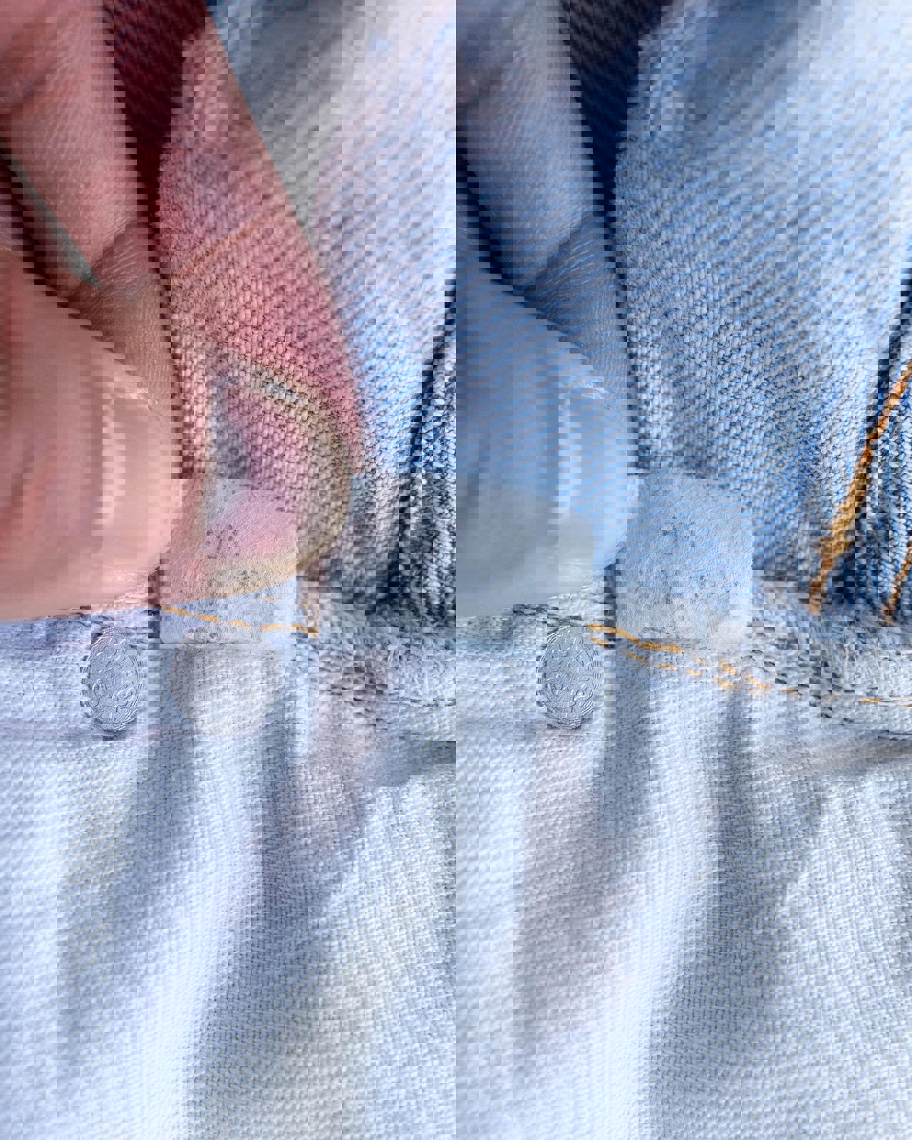 Vintage 70s 80s Levi's 501 Jeans Redline Selvedge Denim Men's Size 33x31 Kurt Cobain Distressed Light Wash